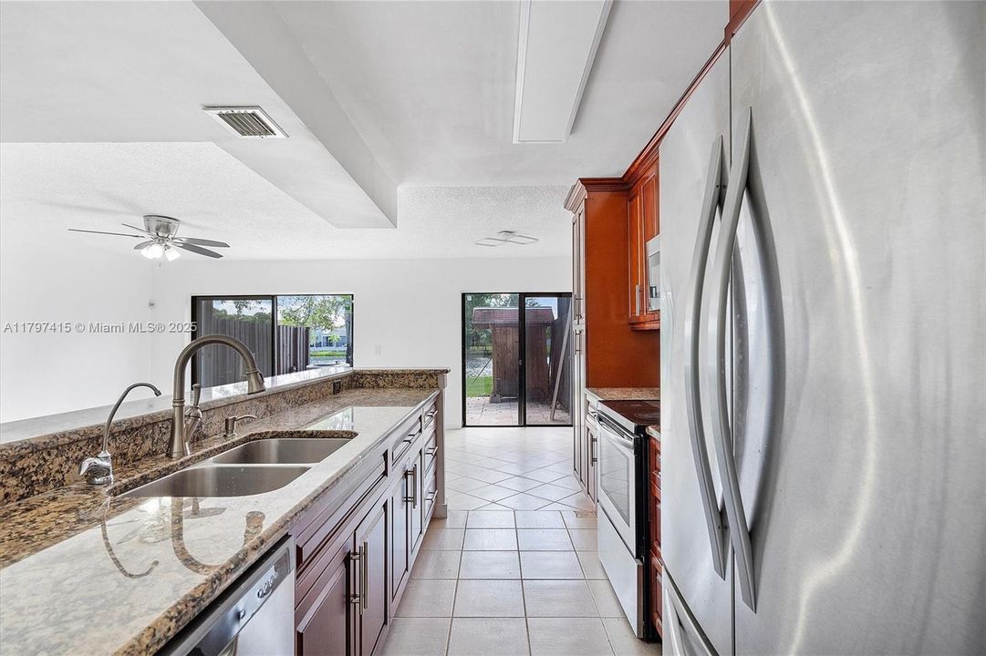 Recently Sold: $449,000 (3 beds, 2 baths, 1912 Square Feet)