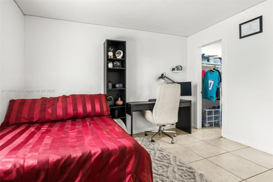 На продажу: $262,876 (2 спален, 2 ванн, 777 Квадратных фут)