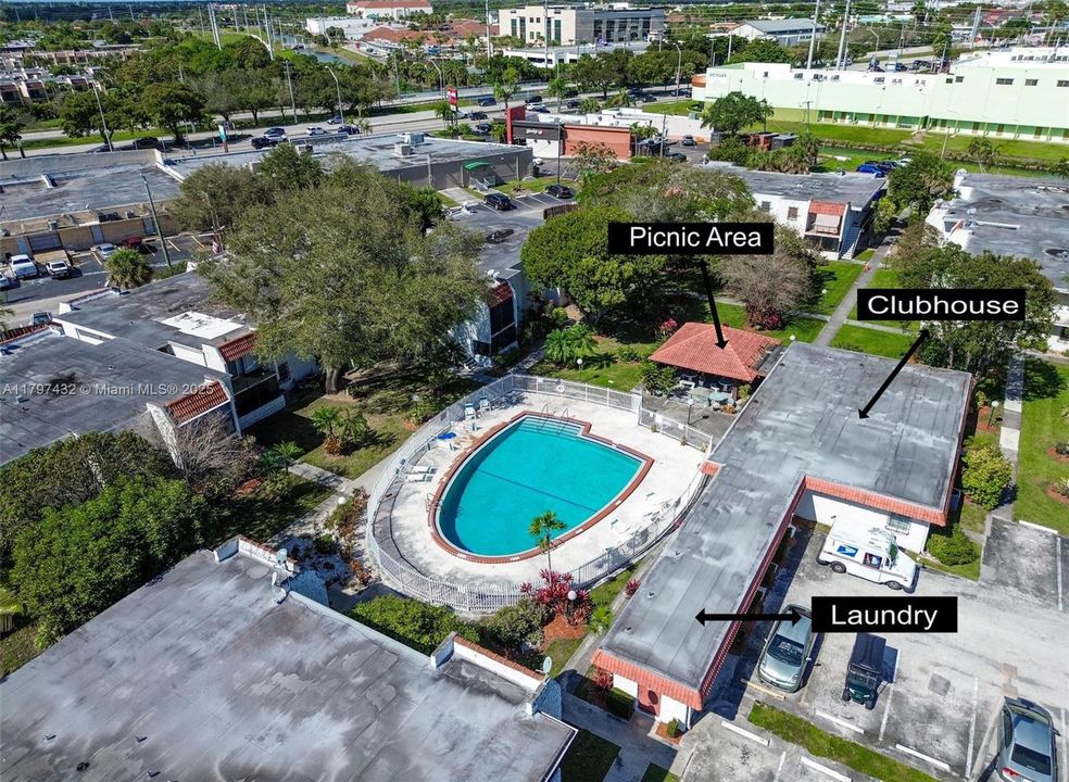 На продажу: $262,876 (2 спален, 2 ванн, 777 Квадратных фут)