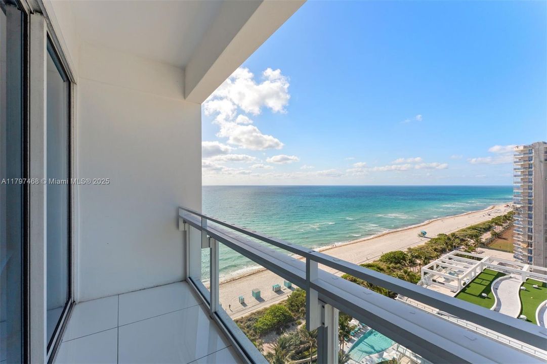 Recently Rented: $8,700 (2 beds, 2 baths, 993 Square Feet)