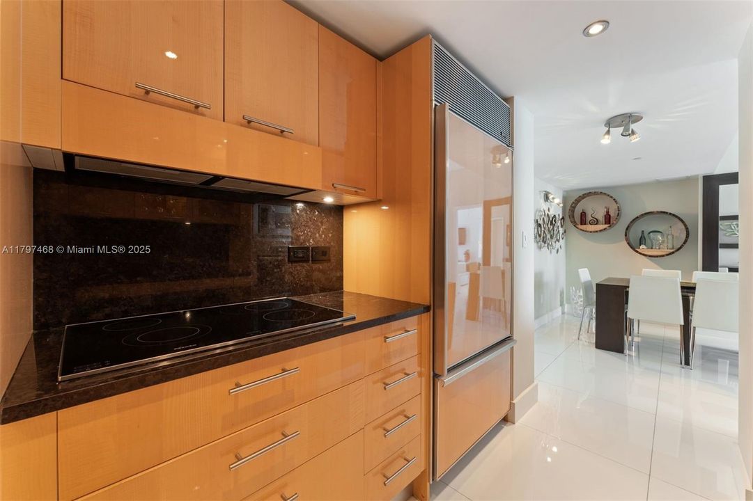 Recently Rented: $8,700 (2 beds, 2 baths, 993 Square Feet)