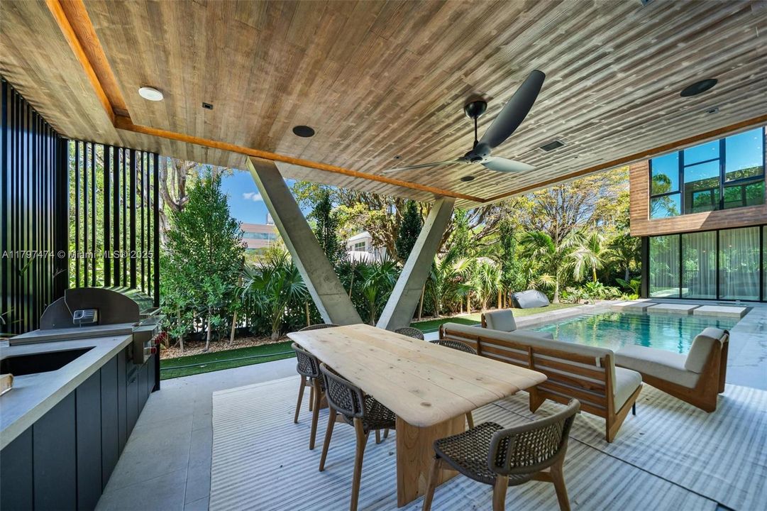 Active With Contract: $6,149,000 (4 beds, 4 baths, 0 Square Feet)