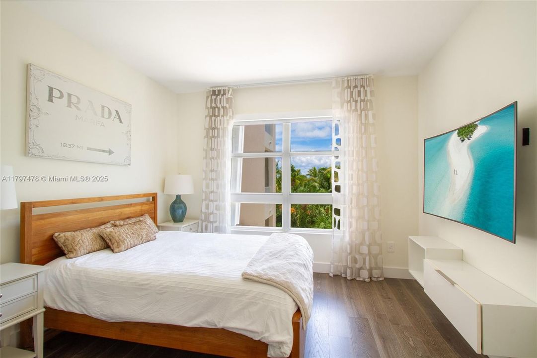 For Sale: $1,995,000 (3 beds, 3 baths, 1830 Square Feet)