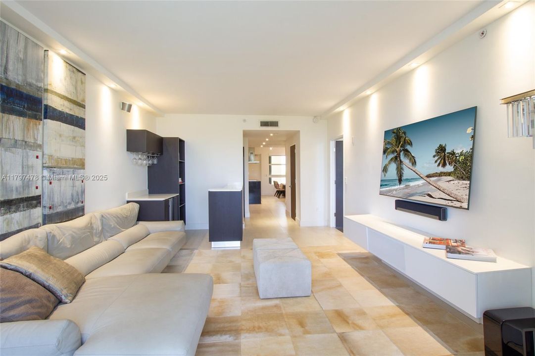 For Sale: $1,995,000 (3 beds, 3 baths, 1830 Square Feet)