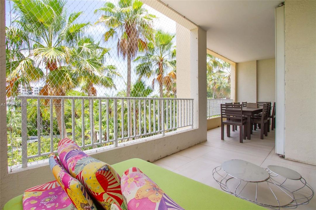 For Sale: $1,995,000 (3 beds, 3 baths, 1830 Square Feet)