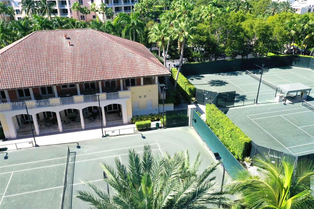 For Sale: $1,995,000 (3 beds, 3 baths, 1830 Square Feet)