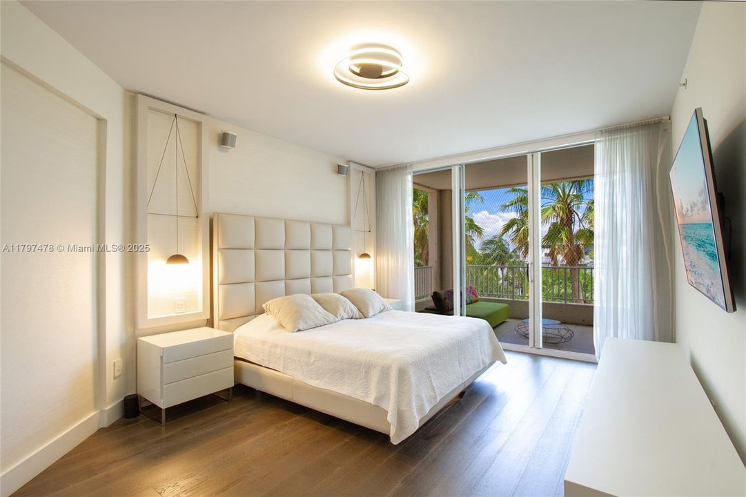 For Sale: $1,995,000 (3 beds, 3 baths, 1830 Square Feet)