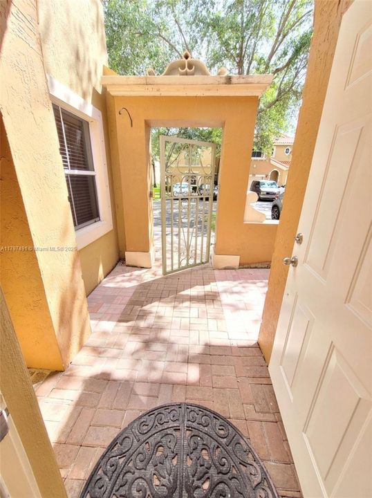 For Sale: $485,000 (3 beds, 2 baths, 1450 Square Feet)