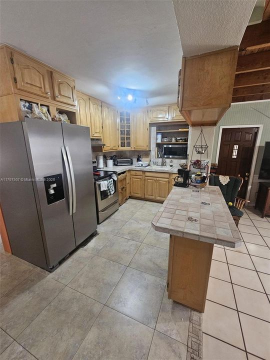 Recently Sold: $735,000 (3 beds, 1 baths, 1919 Square Feet)