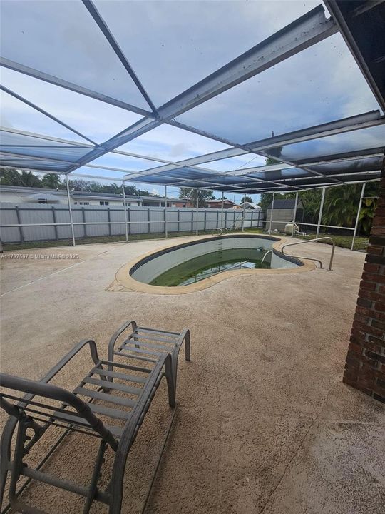 Recently Sold: $735,000 (3 beds, 1 baths, 1919 Square Feet)