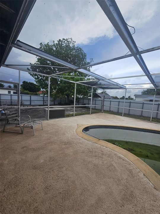 Recently Sold: $735,000 (3 beds, 1 baths, 1919 Square Feet)