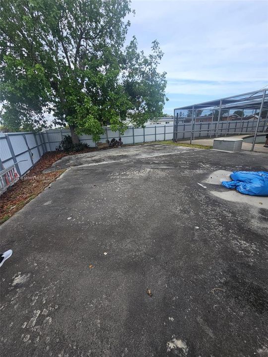 Recently Sold: $735,000 (3 beds, 1 baths, 1919 Square Feet)