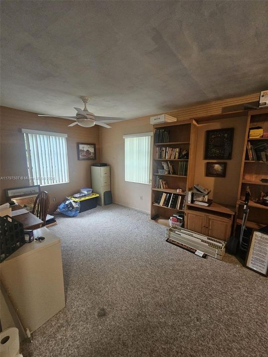 Recently Sold: $735,000 (3 beds, 1 baths, 1919 Square Feet)