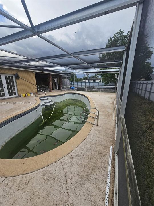 Recently Sold: $735,000 (3 beds, 1 baths, 1919 Square Feet)