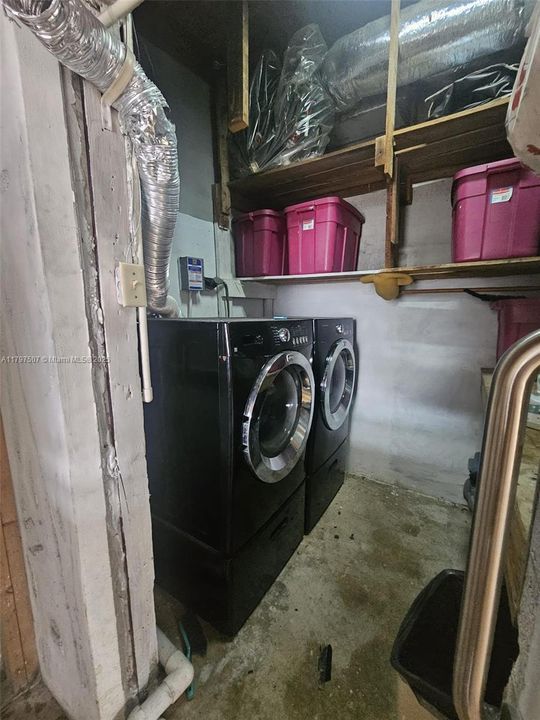 Recently Sold: $735,000 (3 beds, 1 baths, 1919 Square Feet)