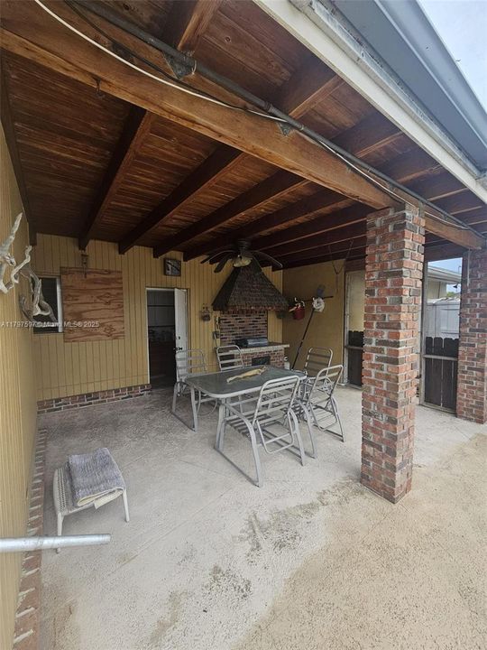 Recently Sold: $735,000 (3 beds, 1 baths, 1919 Square Feet)
