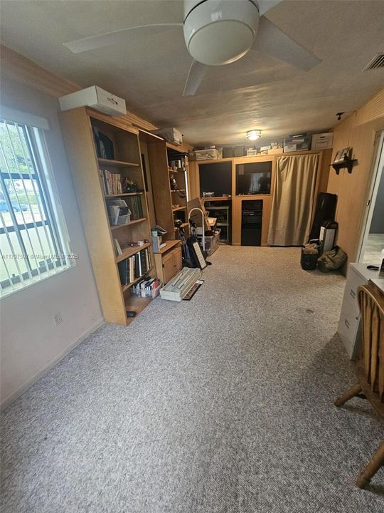 Recently Sold: $735,000 (3 beds, 1 baths, 1919 Square Feet)