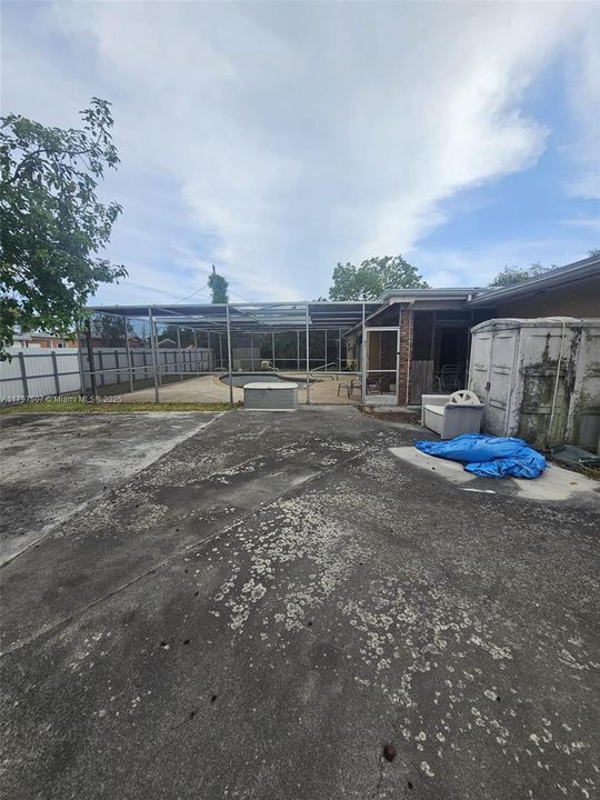 Recently Sold: $735,000 (3 beds, 1 baths, 1919 Square Feet)