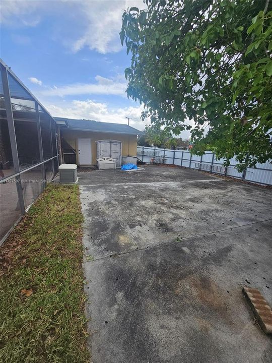 Recently Sold: $735,000 (3 beds, 1 baths, 1919 Square Feet)