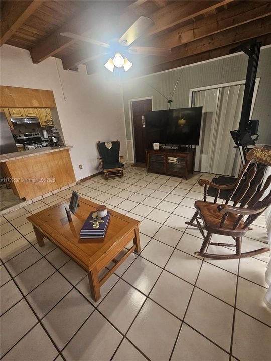 Recently Sold: $735,000 (3 beds, 1 baths, 1919 Square Feet)