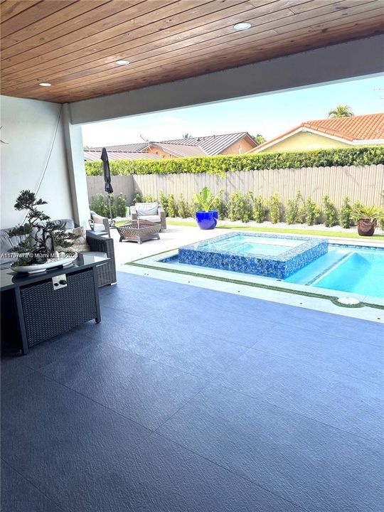 Recently Sold: $994,100 (3 beds, 2 baths, 1839 Square Feet)