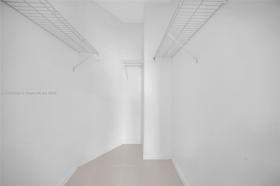 En Venta: $550,000 (2 camas, 2 baños, 1251 Pies cuadrados)