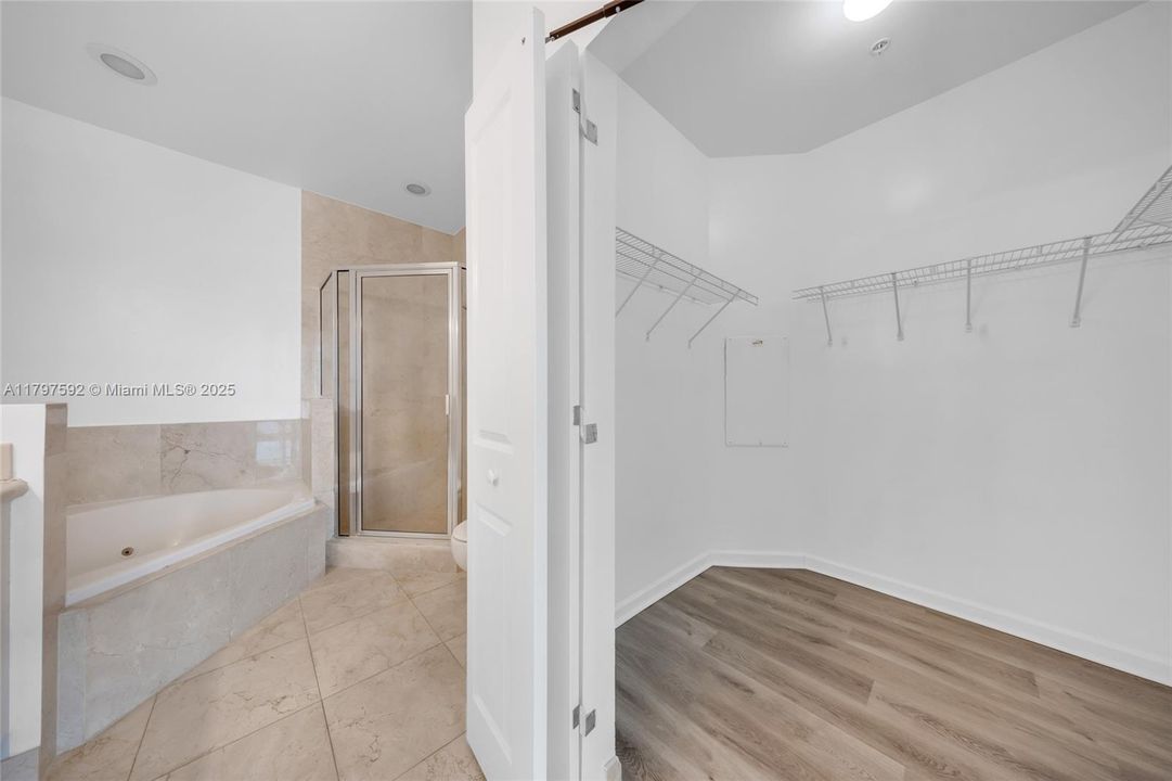 En Venta: $550,000 (2 camas, 2 baños, 1251 Pies cuadrados)