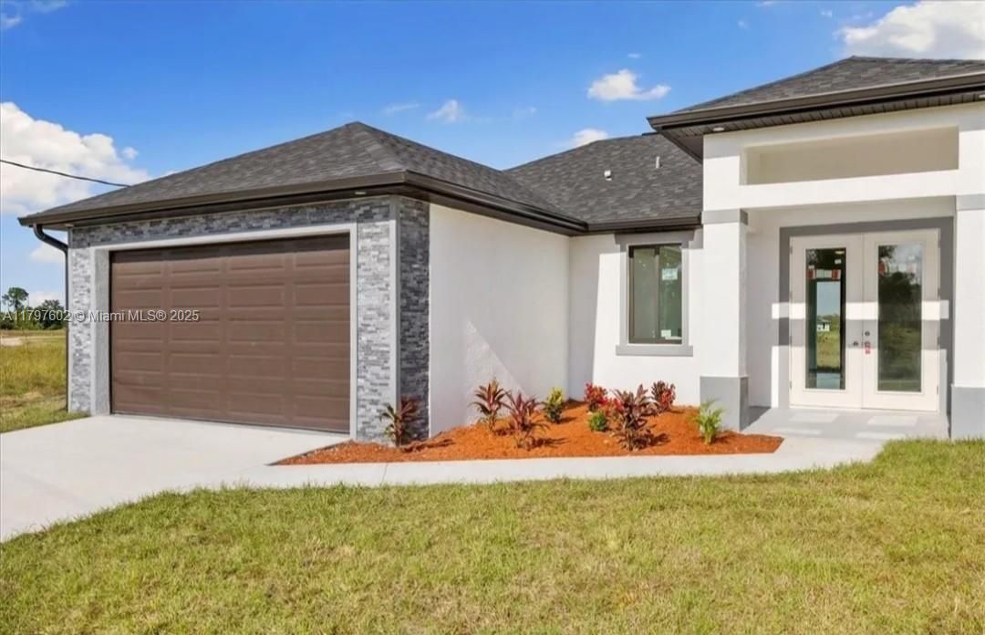 Recently Rented: $2,400 (3 beds, 2 baths, 1557 Square Feet)