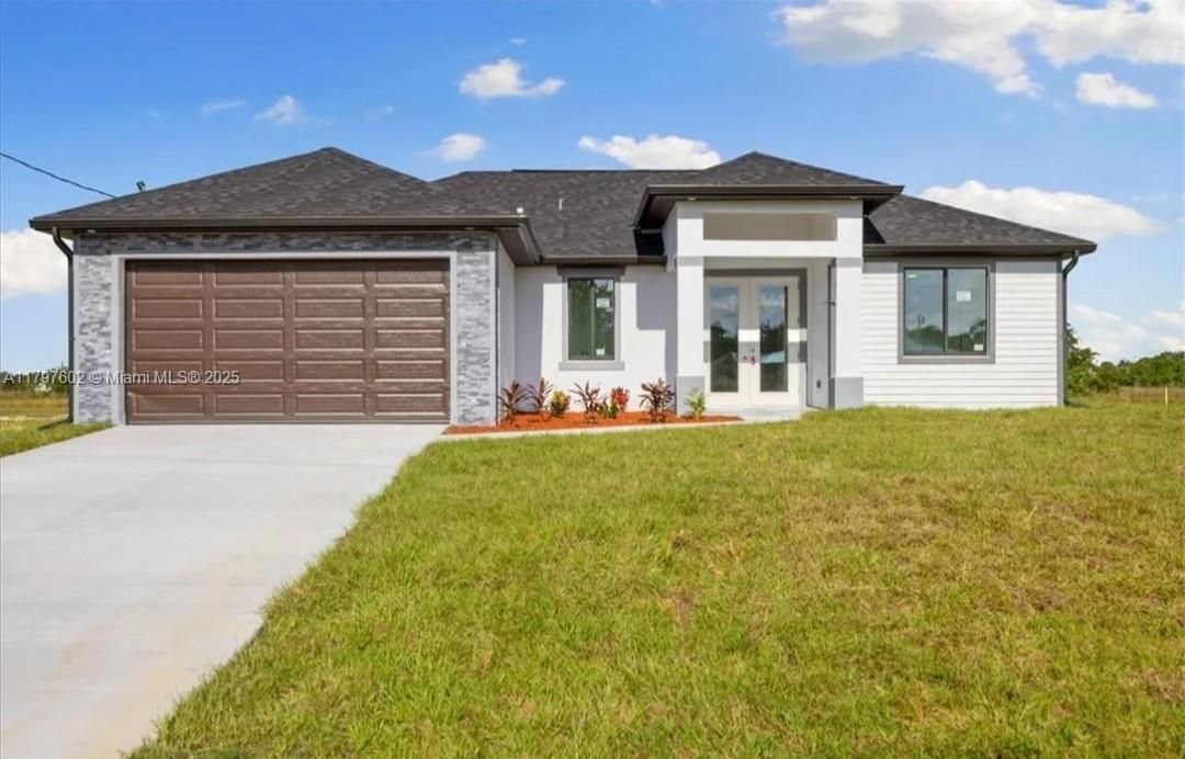 Recently Rented: $2,400 (3 beds, 2 baths, 1557 Square Feet)