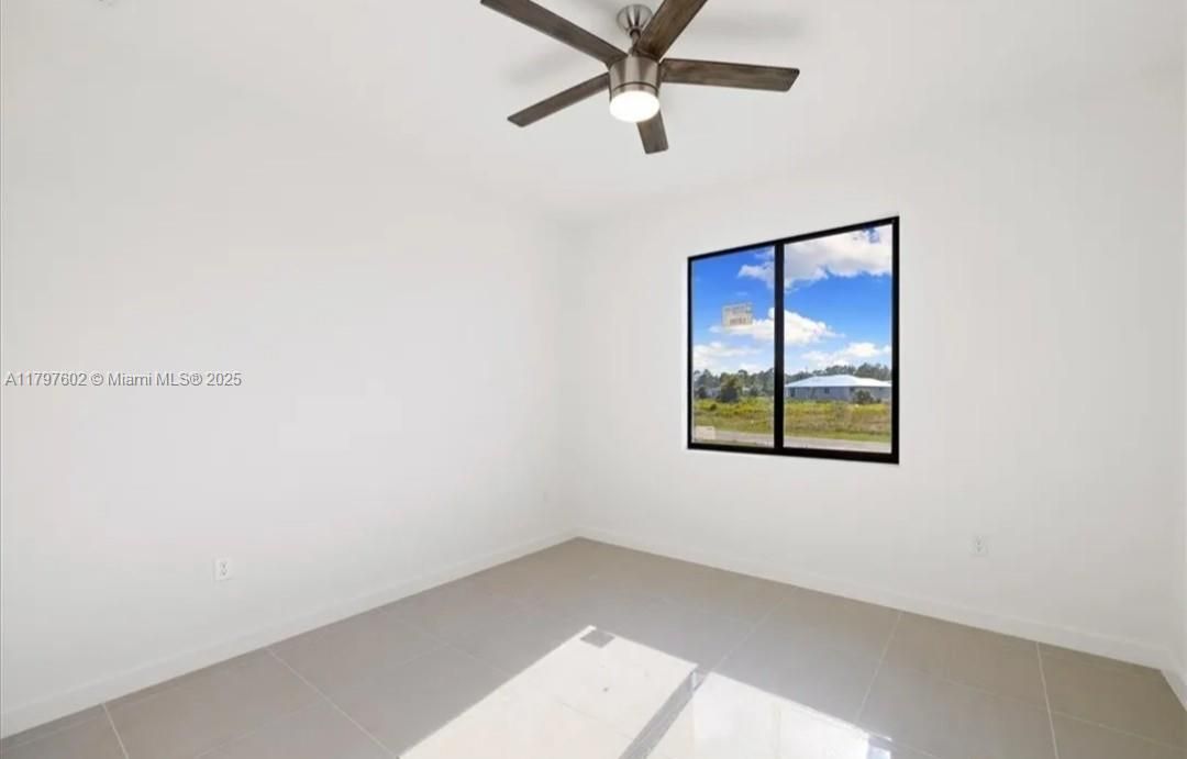 Recently Rented: $2,400 (3 beds, 2 baths, 1557 Square Feet)