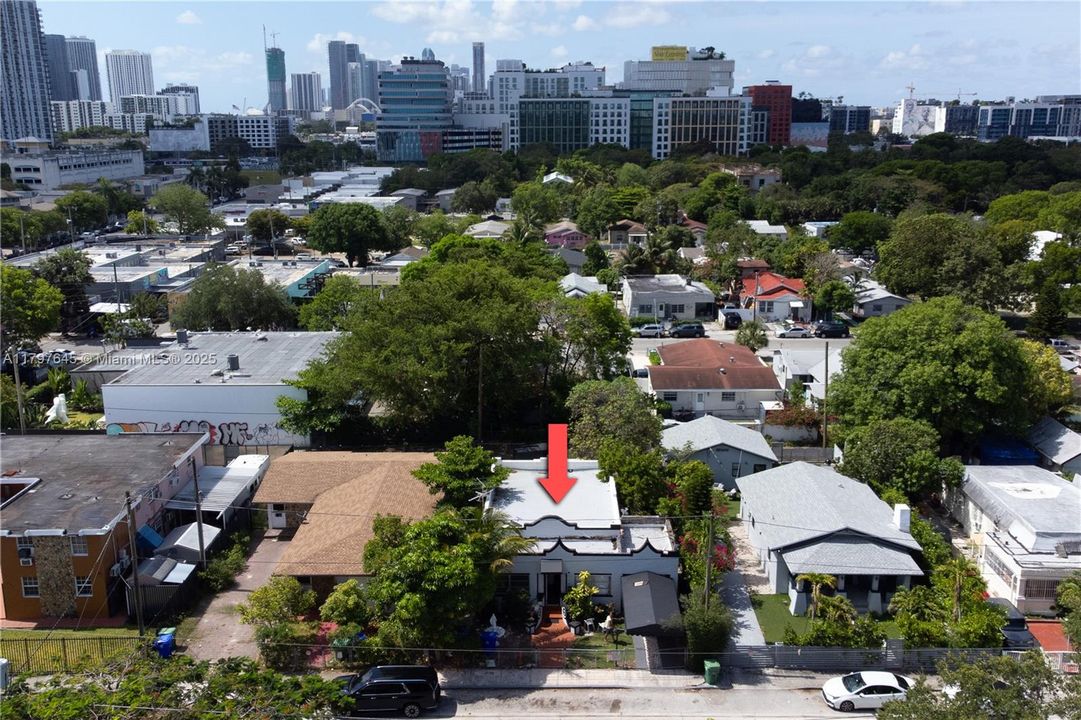 На продажу: $1,200,000 (3 спален, 1 ванн, 1372 Квадратных фут)