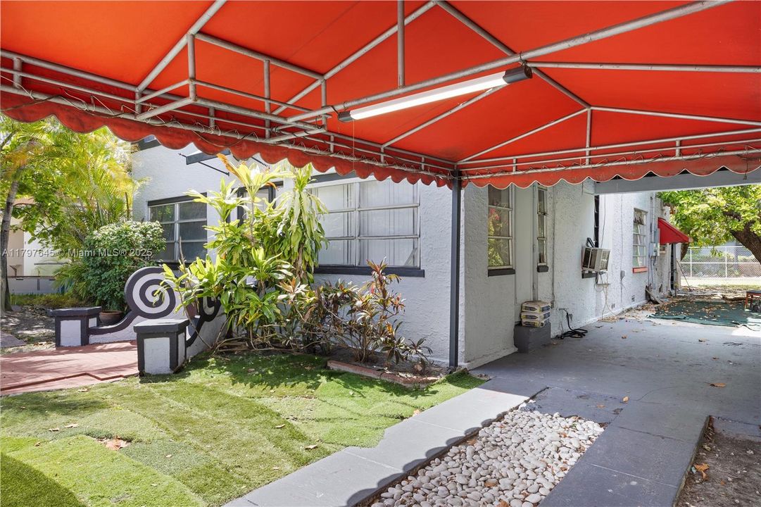 На продажу: $1,200,000 (3 спален, 1 ванн, 1372 Квадратных фут)