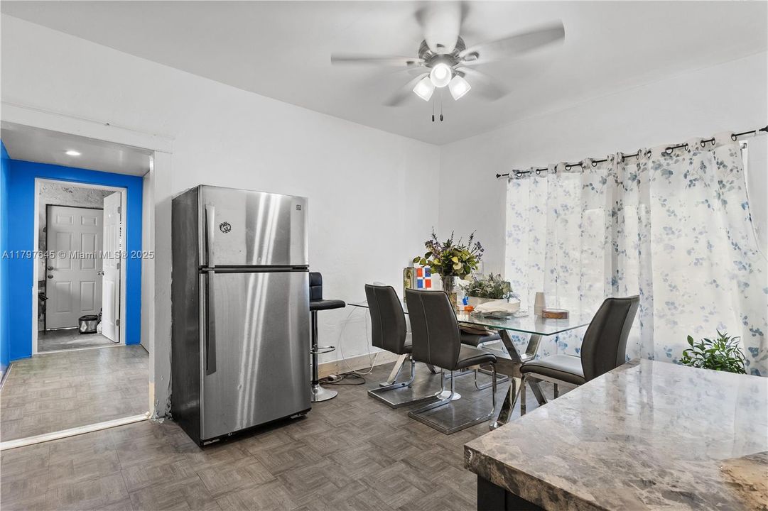 На продажу: $1,200,000 (3 спален, 1 ванн, 1372 Квадратных фут)