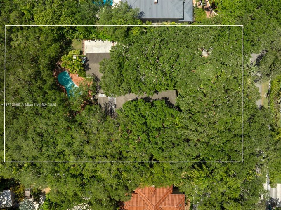 Active With Contract: $7,750,000 (5 beds, 4 baths, 4535 Square Feet)