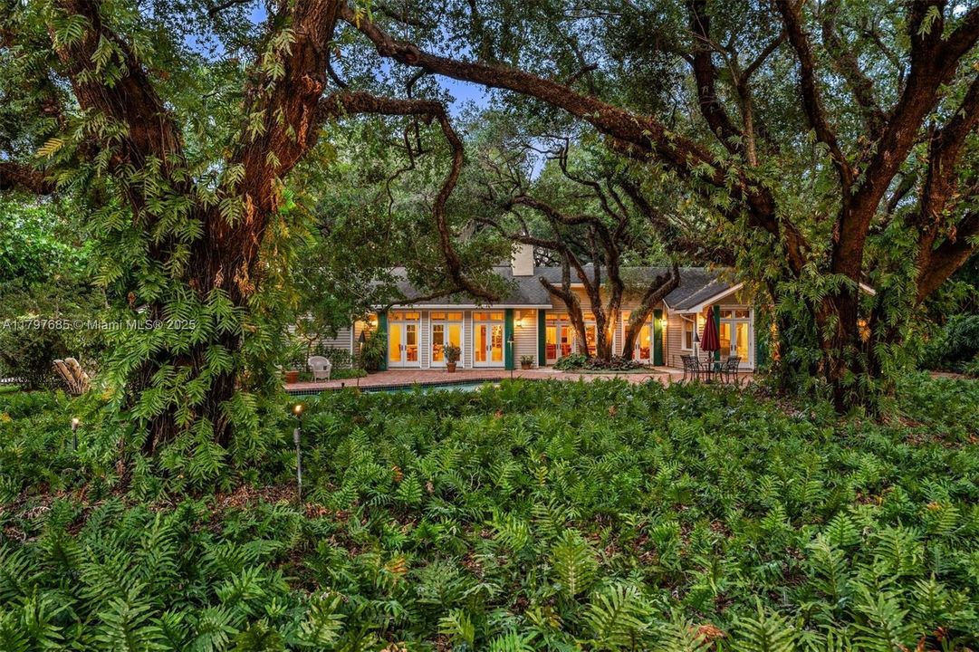 Active With Contract: $7,750,000 (5 beds, 4 baths, 4535 Square Feet)