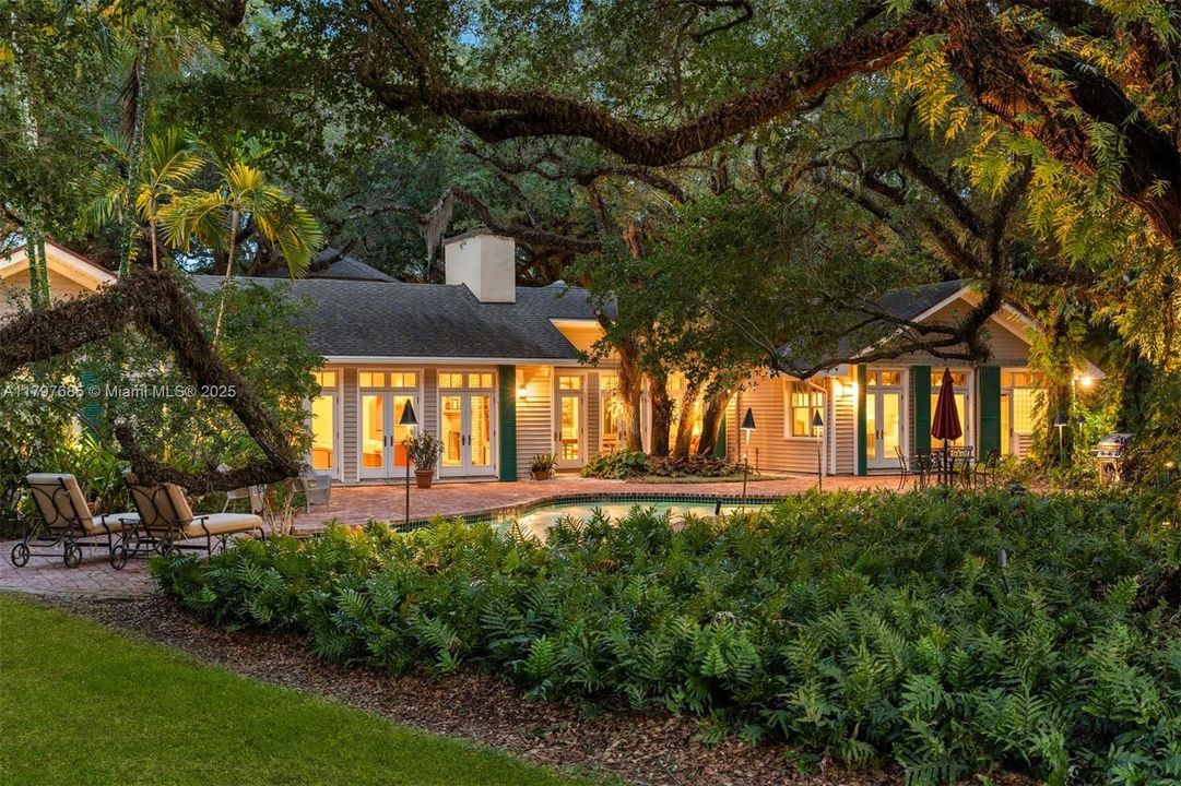 Active With Contract: $7,750,000 (5 beds, 4 baths, 4535 Square Feet)