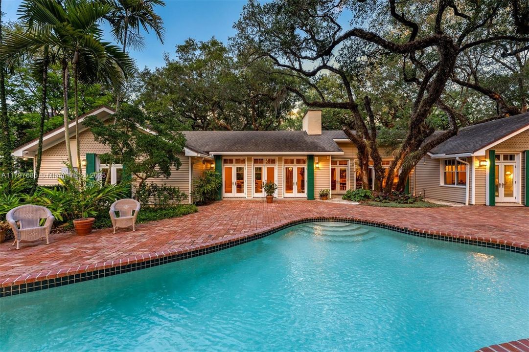 Active With Contract: $7,750,000 (5 beds, 4 baths, 4535 Square Feet)