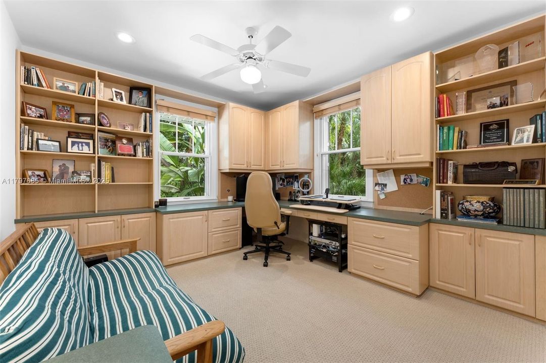 5th bedroom as office