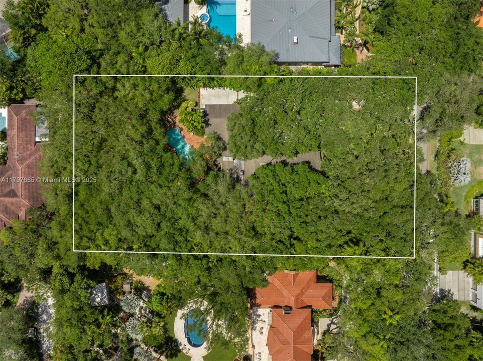 Active With Contract: $7,750,000 (5 beds, 4 baths, 4535 Square Feet)