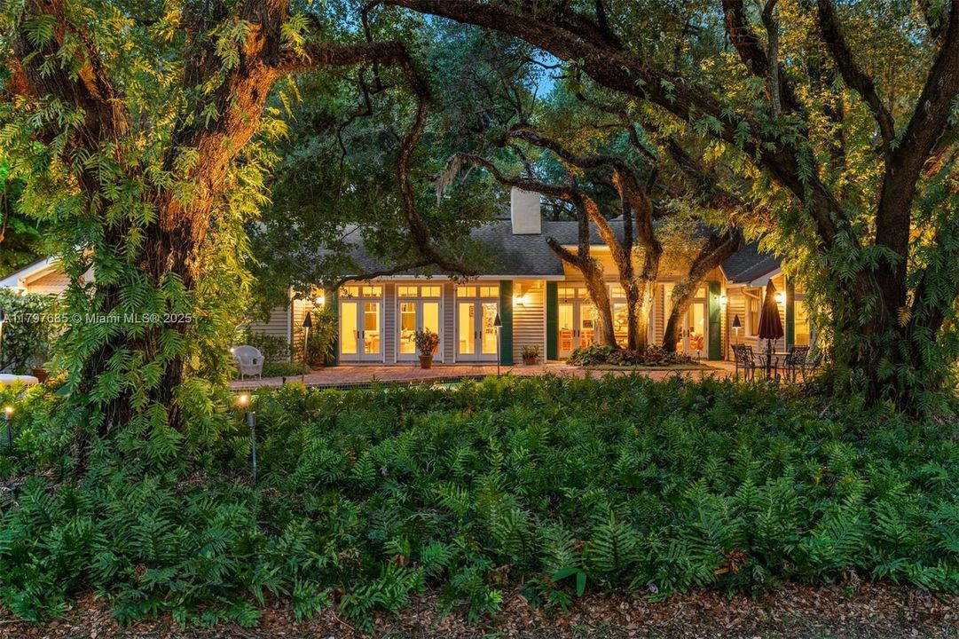 Active With Contract: $7,750,000 (5 beds, 4 baths, 4535 Square Feet)