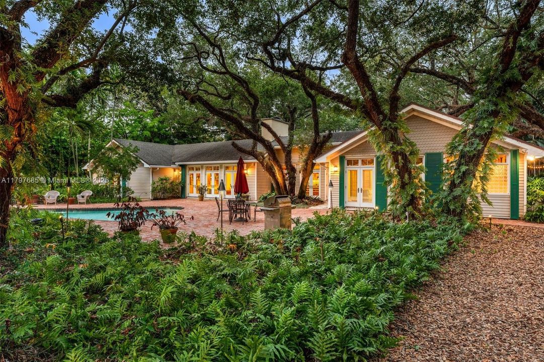 Active With Contract: $7,750,000 (5 beds, 4 baths, 4535 Square Feet)