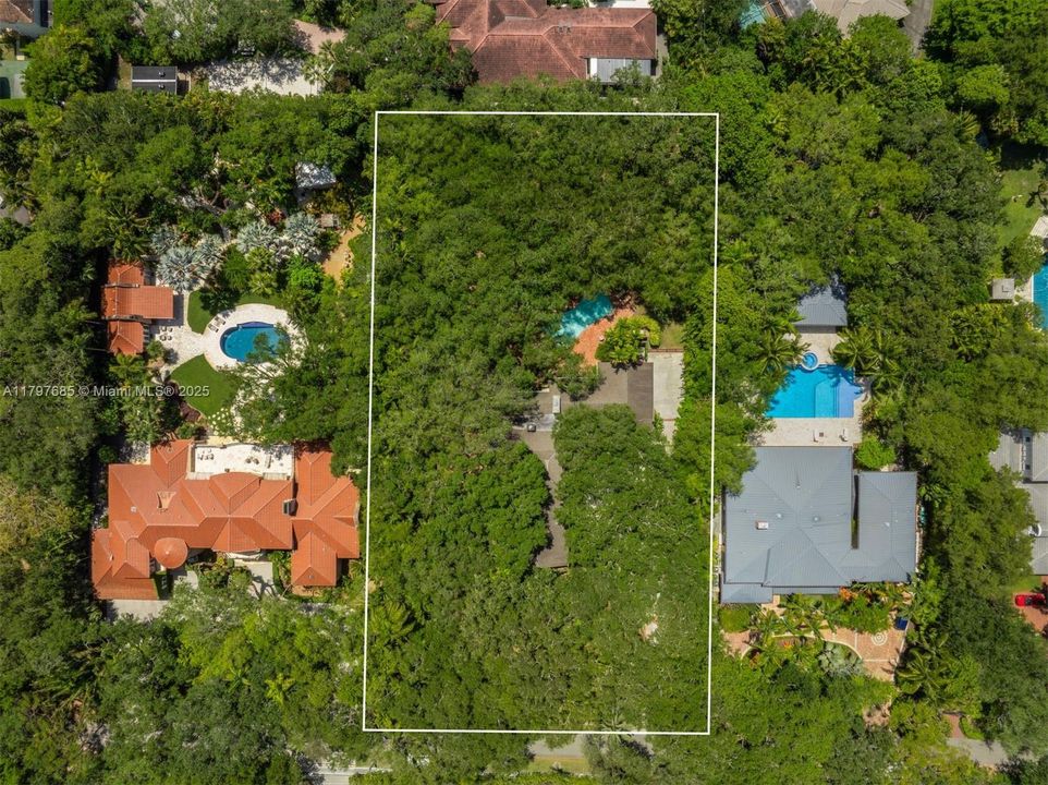 Active With Contract: $7,750,000 (5 beds, 4 baths, 4535 Square Feet)