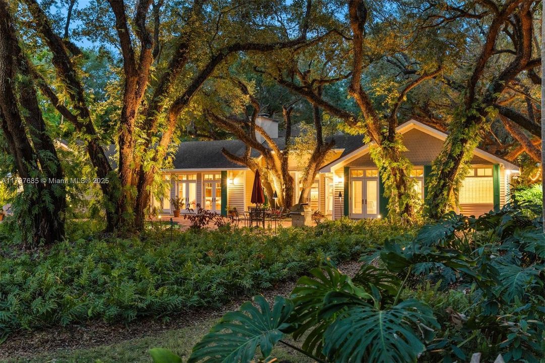 Active With Contract: $7,750,000 (5 beds, 4 baths, 4535 Square Feet)