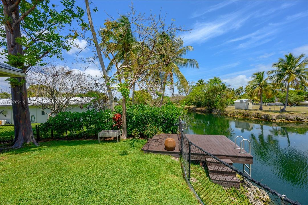 最近售出: $1,935,000 (5 贝兹, 4 浴室, 3765 平方英尺)