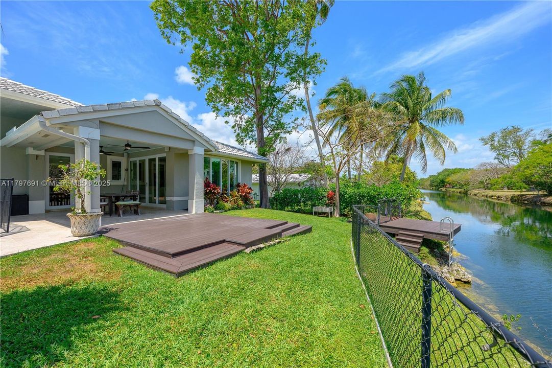 最近售出: $1,935,000 (5 贝兹, 4 浴室, 3765 平方英尺)