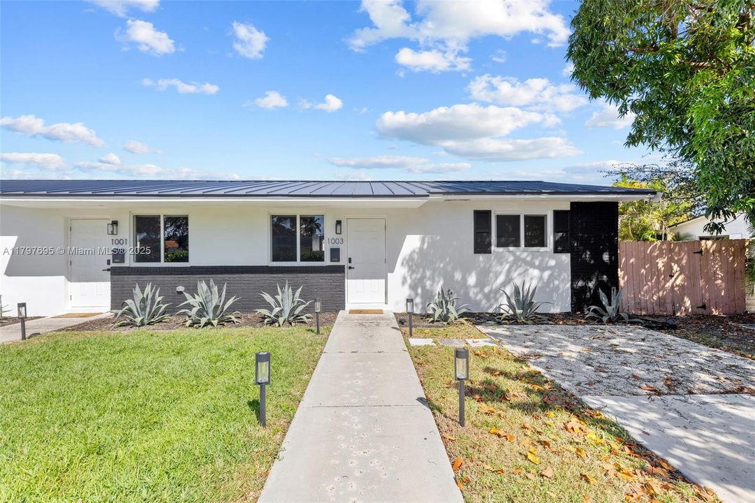 Recently Rented: $2,900 (2 beds, 1 baths, 840 Square Feet)