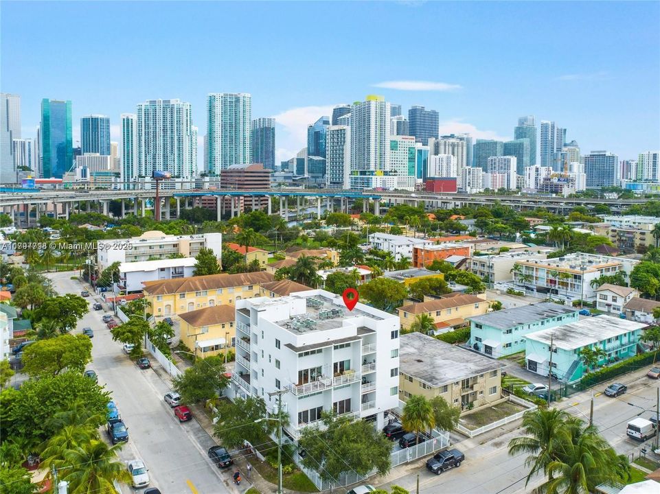 最近售出: $280,000 (1 贝兹, 2 浴室, 1148 平方英尺)