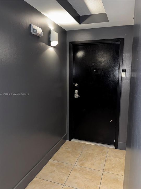 最近售出: $280,000 (1 贝兹, 2 浴室, 1148 平方英尺)