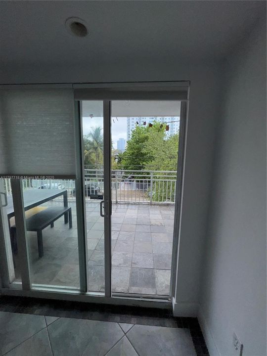 最近售出: $280,000 (1 贝兹, 2 浴室, 1148 平方英尺)