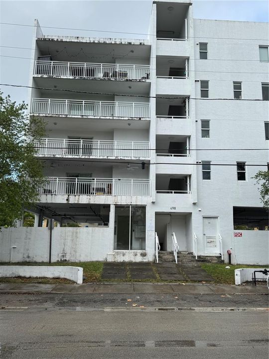 最近售出: $280,000 (1 贝兹, 2 浴室, 1148 平方英尺)